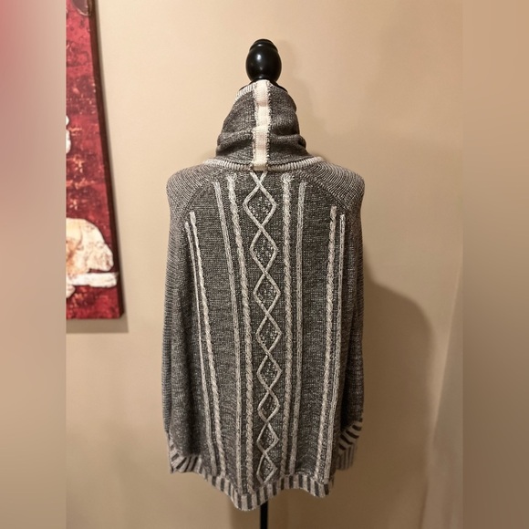 Anthropologie Yoon Boho Knit Poncho Cape Sweater, size XS/S - Picture 6 of 9